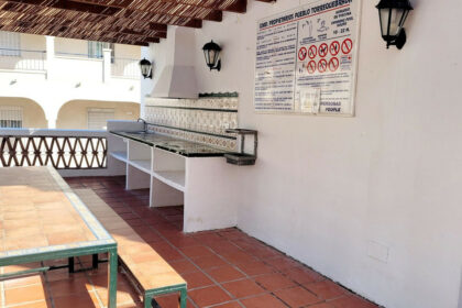 2ec05ffa72999ca73ec8d81703d4b0b4 - 2