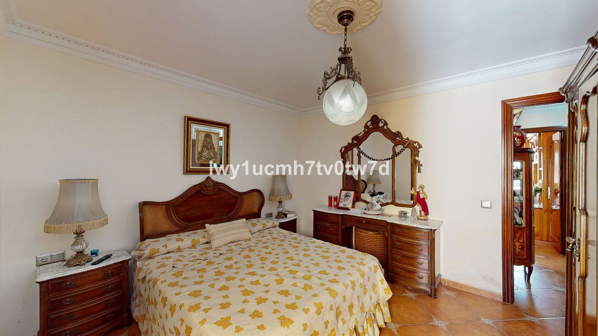 322707003f899c1b1c4ca87585875894 - 23