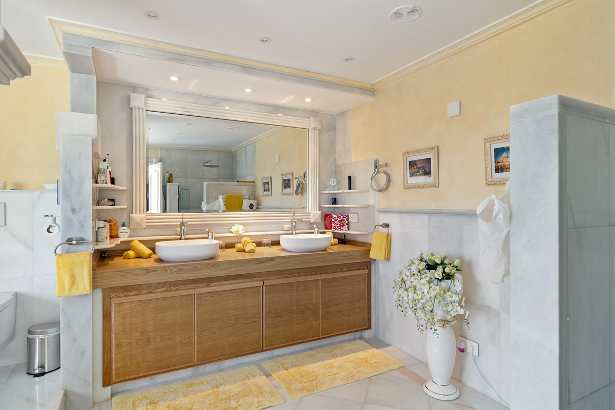 33a45b8a3d9065b94a48946c9dd57419 - 38