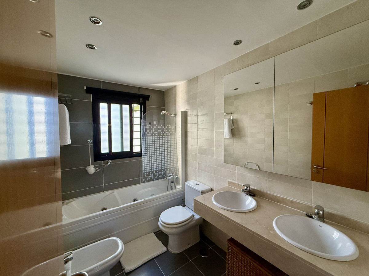 3807c36c5c5d5a57593deb6e43b7ef56 - 20