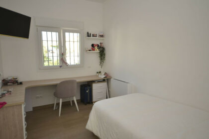 465804b1815539b9c92977d1f301d6c1 - 18