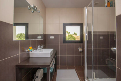 48588e06d18418b551cb16c5245c580c - 10