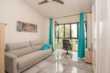 48588e06d18418b551cb16c5245c580c - 12