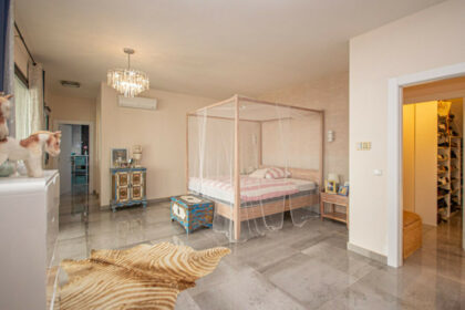 48588e06d18418b551cb16c5245c580c - 19