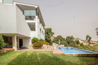 48588e06d18418b551cb16c5245c580c - 28