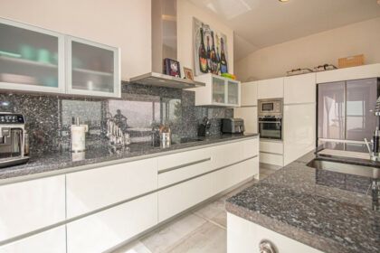 48588e06d18418b551cb16c5245c580c - 33