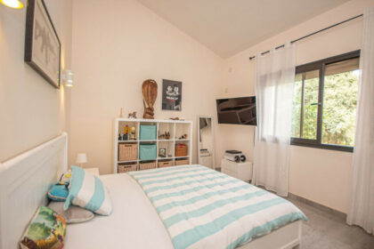 48588e06d18418b551cb16c5245c580c - 9