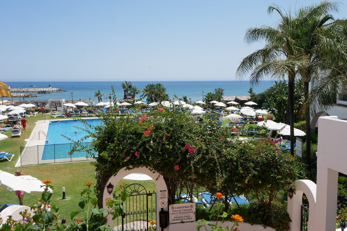 4c23fda42f0d2f7ac9749edc569c3e50 - 25