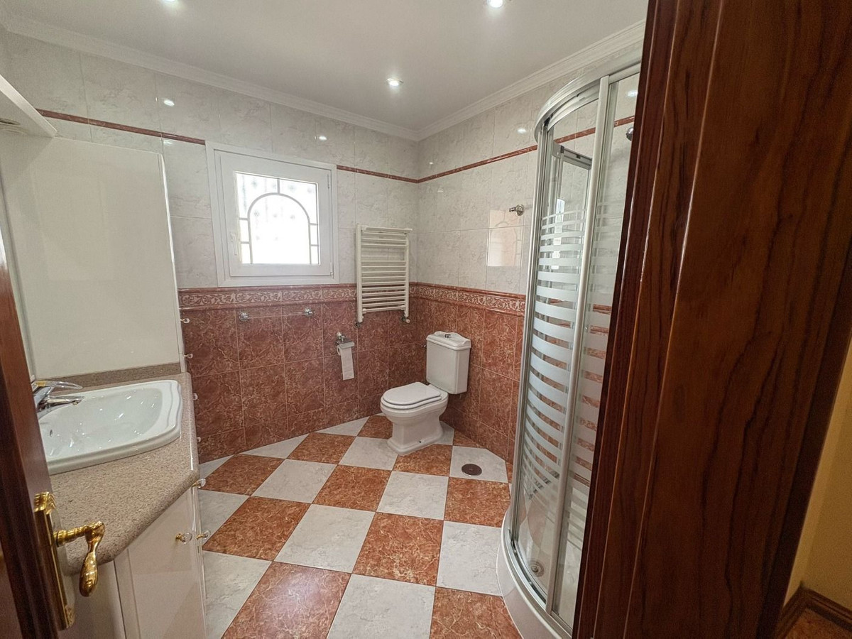 4c4f65cd2b5f28e28e15e41fb8f26487 - 44