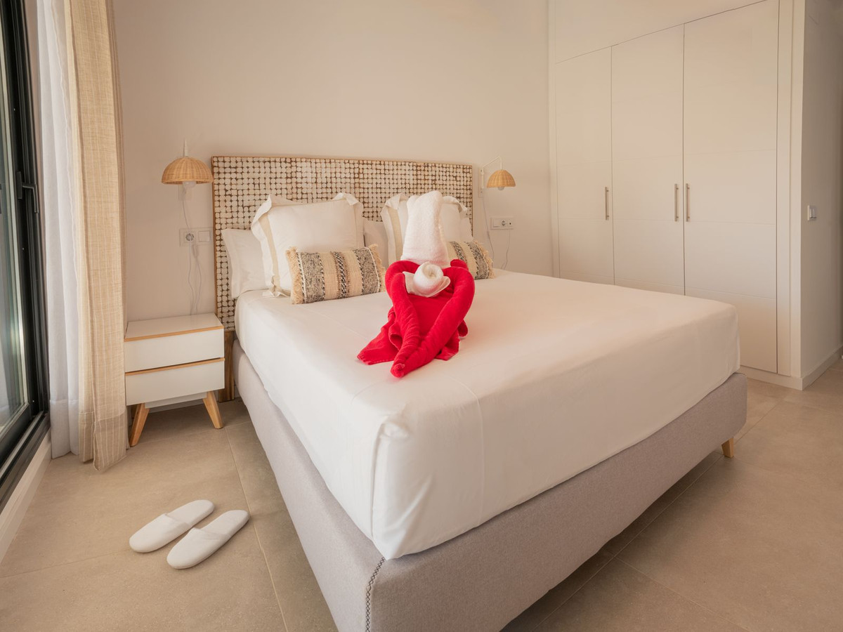 4efbab3963751b5964b8c6d909ed364f - 2