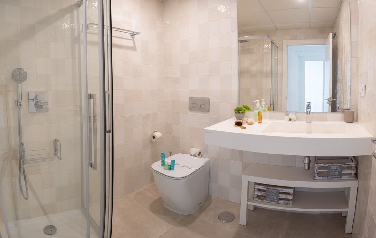 4efbab3963751b5964b8c6d909ed364f - 3