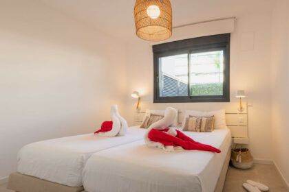 4efbab3963751b5964b8c6d909ed364f - 8