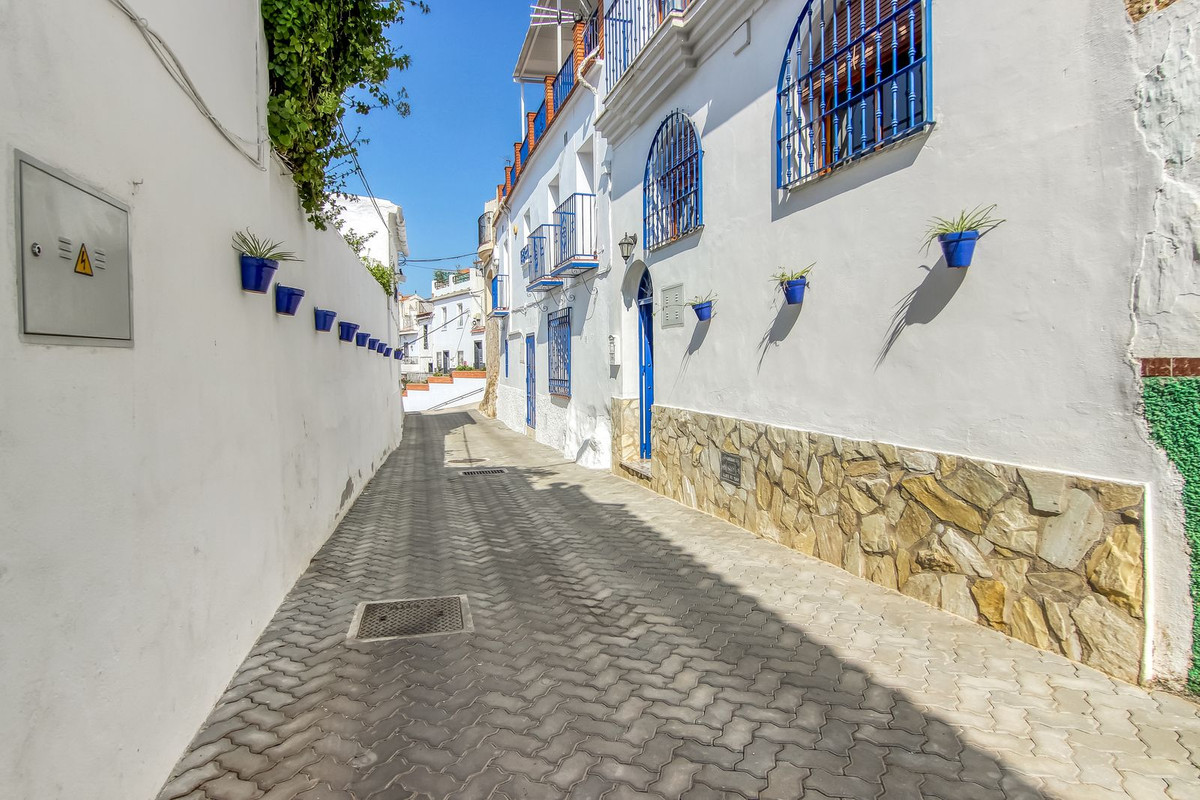 5115d2b53764f858b60c0d8638a82493 - 23