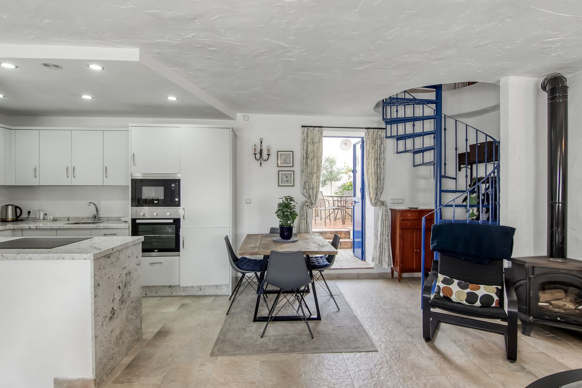 5115d2b53764f858b60c0d8638a82493 - 9