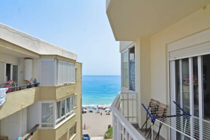 53bebf544fb8508eea123eac6dbb960b - 1