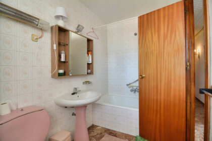 53bebf544fb8508eea123eac6dbb960b - 23