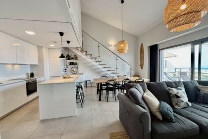 56182ff6a5cc91e2479a55d2a7b8657b - 13