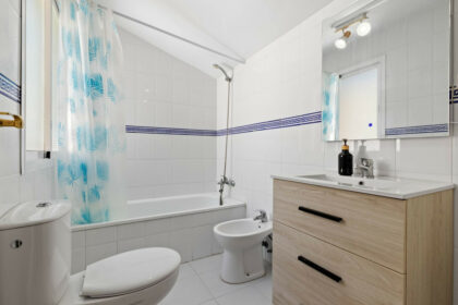 5aac084f772d64c605c7d2481d08e1d4 - 15