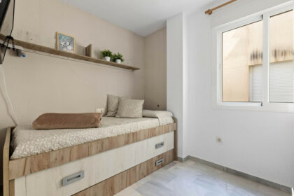 5aac084f772d64c605c7d2481d08e1d4 - 4