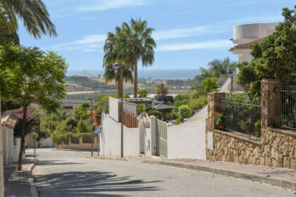 5b5744d0a1a3c65d283c137bad8f2645 - 1