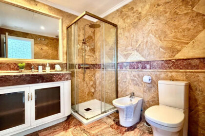 5b6a6ab10e0034af36c7036d434051dd - 17