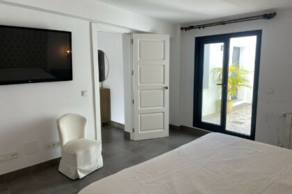 60016d1d6cbfa3ae4673ce2040b55228 - 23