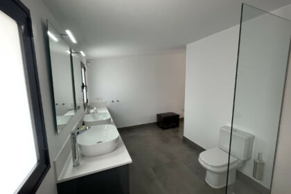 60016d1d6cbfa3ae4673ce2040b55228 - 27