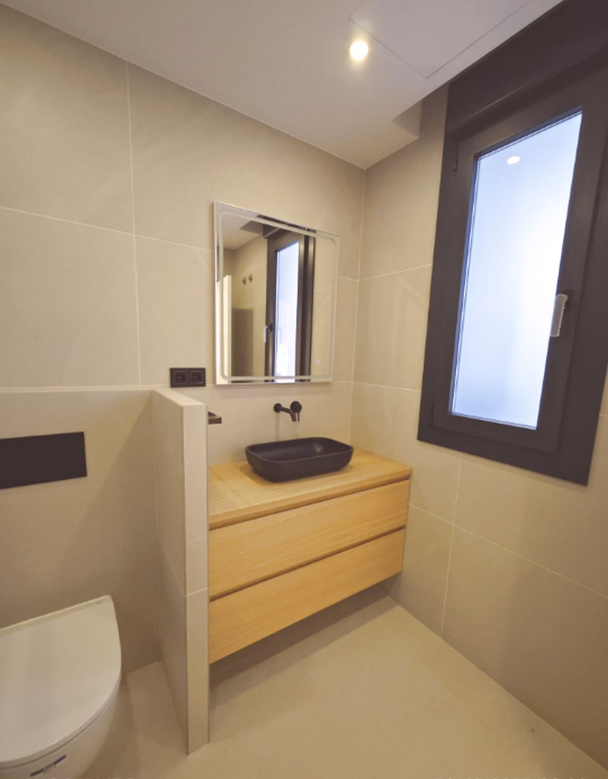 615f4f6cb51c1a66d5ee78ab52444e71 - 12