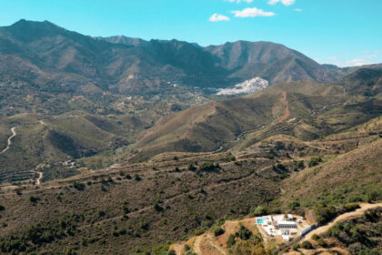 61d61dbb70170051b36baa85ac0dc9a0 - 25