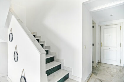 62996cb25d2494333fe54f52a621e5c7 - 18