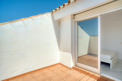 62996cb25d2494333fe54f52a621e5c7 - 23