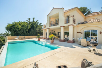 6336b75294e6493d9b9cc82b116daec8 - 19