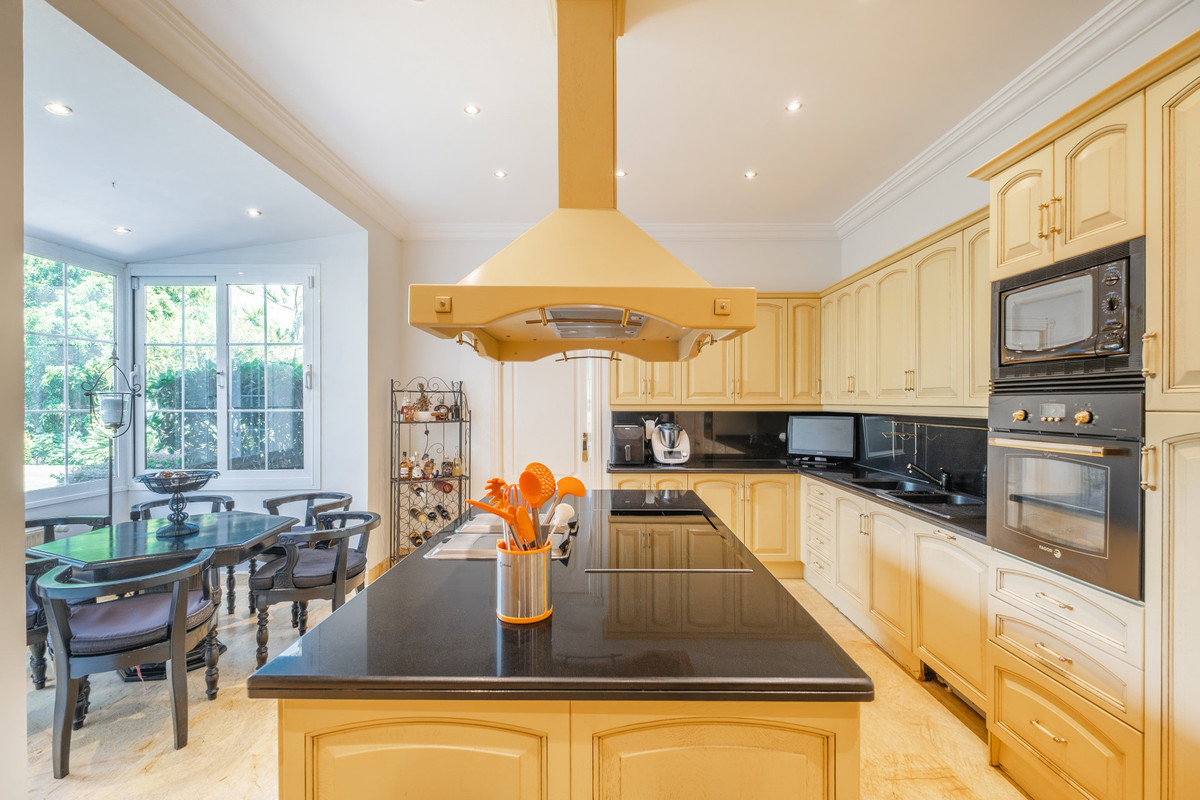 6336b75294e6493d9b9cc82b116daec8 - 29