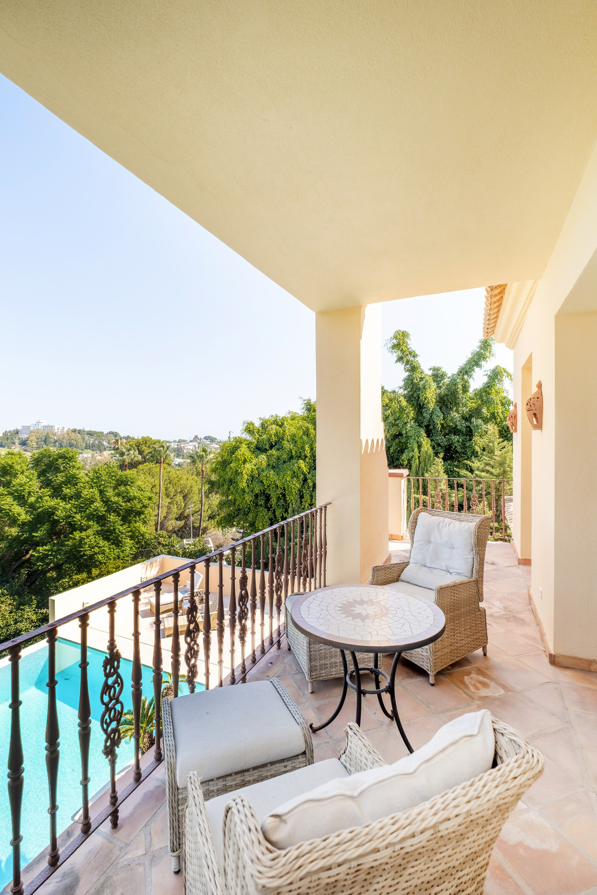 6336b75294e6493d9b9cc82b116daec8 - 39