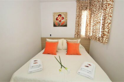 67ee2c10f7059b37b207f52bffcec0bb - 16