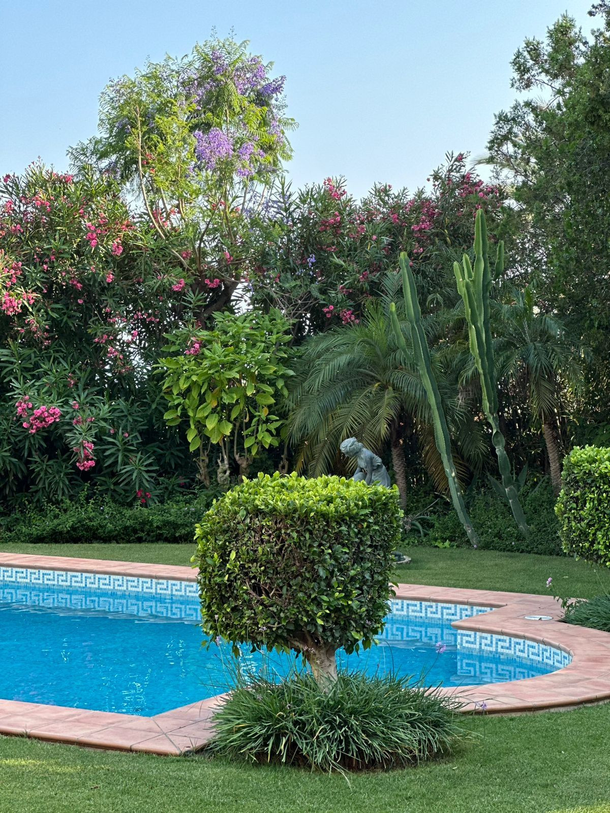 67ee7395960af6dbe4aa6156305bd652 - 23