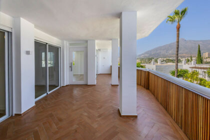 680fd14e42942bfc12e7f48283afdc8e - 44