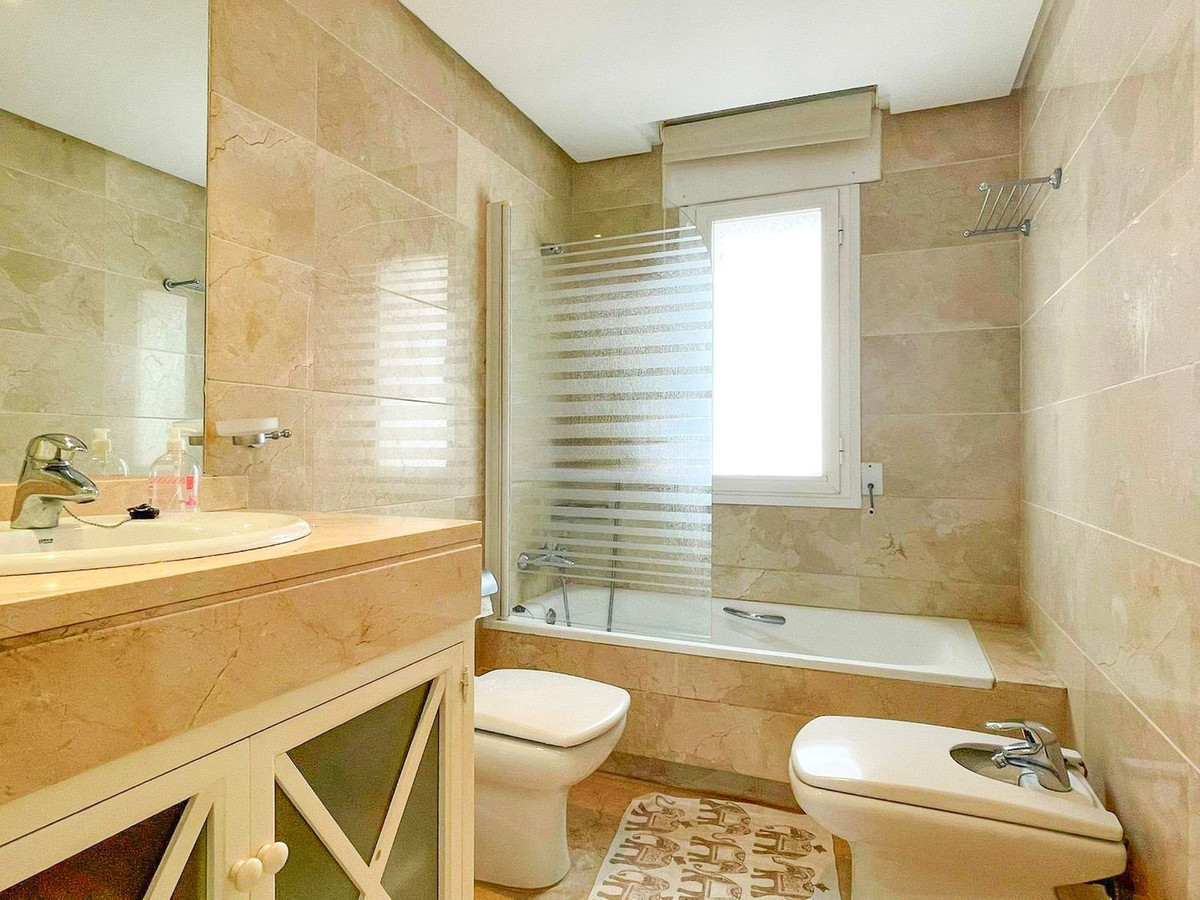 683baf40d39b3b138a7610a04dcddb70 - 10