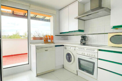 683baf40d39b3b138a7610a04dcddb70 - 11