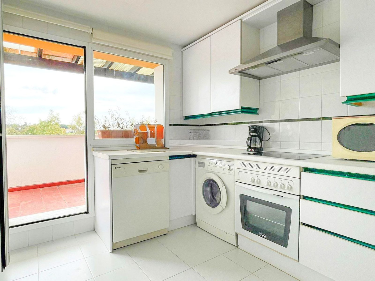 683baf40d39b3b138a7610a04dcddb70 - 11