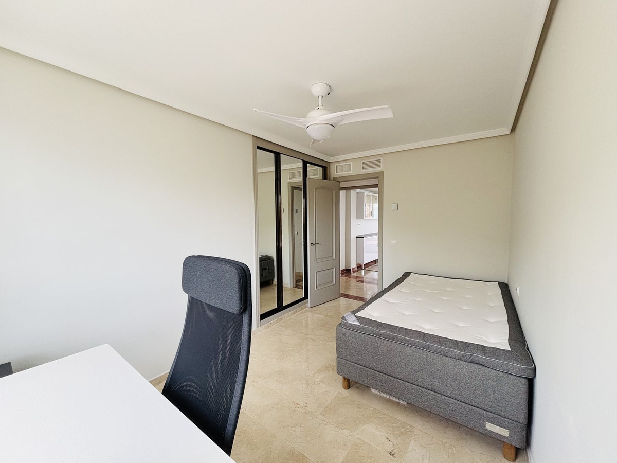 686644cd374e1a9f56e7717eea2f9751 - 19