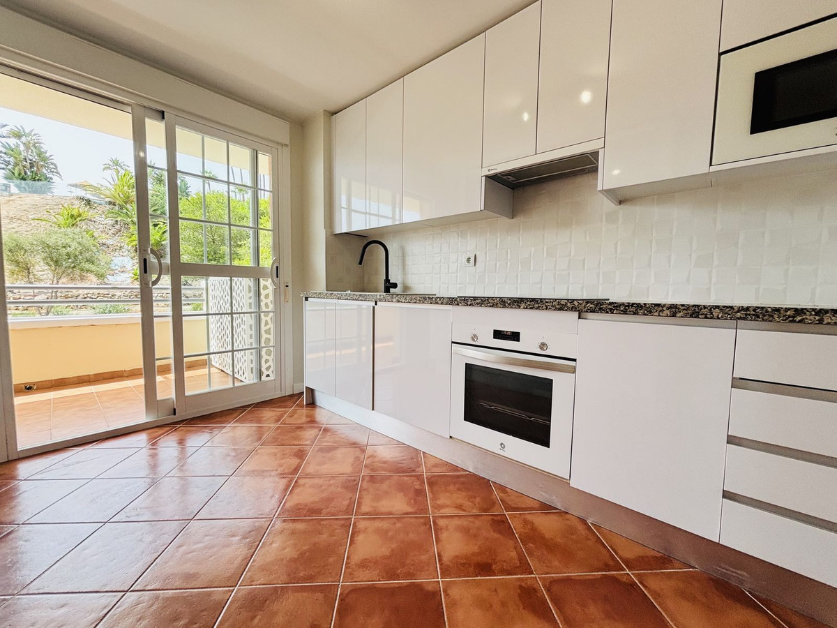 686644cd374e1a9f56e7717eea2f9751 - 23