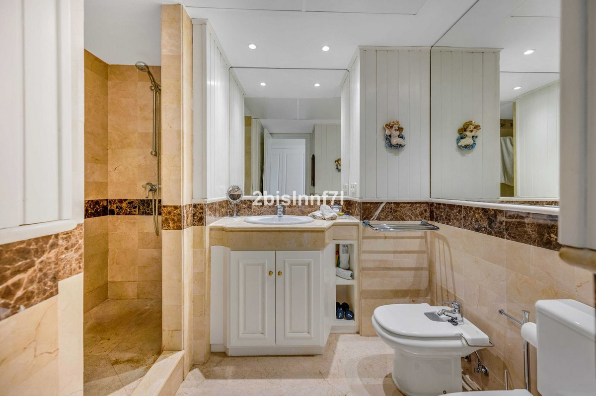 69257bf605885b6f8cdd64d95329b326 - 24