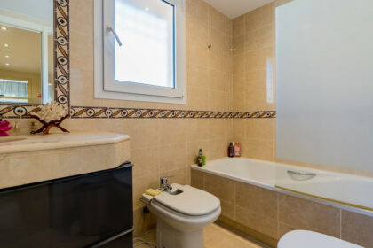 6975d3ebc2d0baede81c010d9227182d - 13