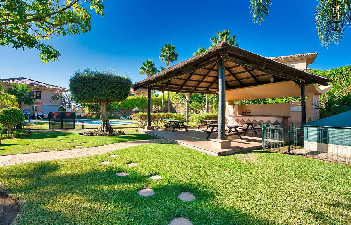 6975d3ebc2d0baede81c010d9227182d - 18