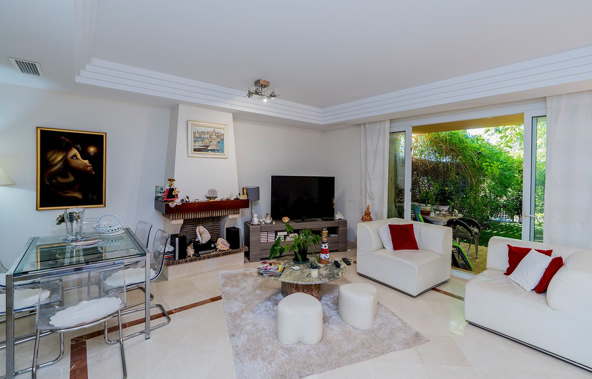 6975d3ebc2d0baede81c010d9227182d - 4