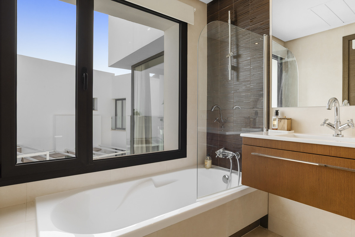 6b34222d59bc821734949cf7882e3bef - 31