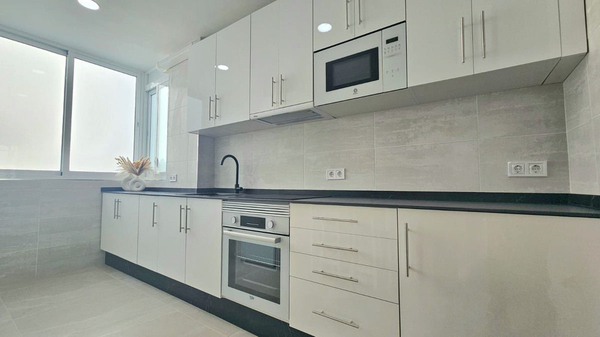 6c4ad1d2f5f4331a05e1c73c65a02c8e - 13