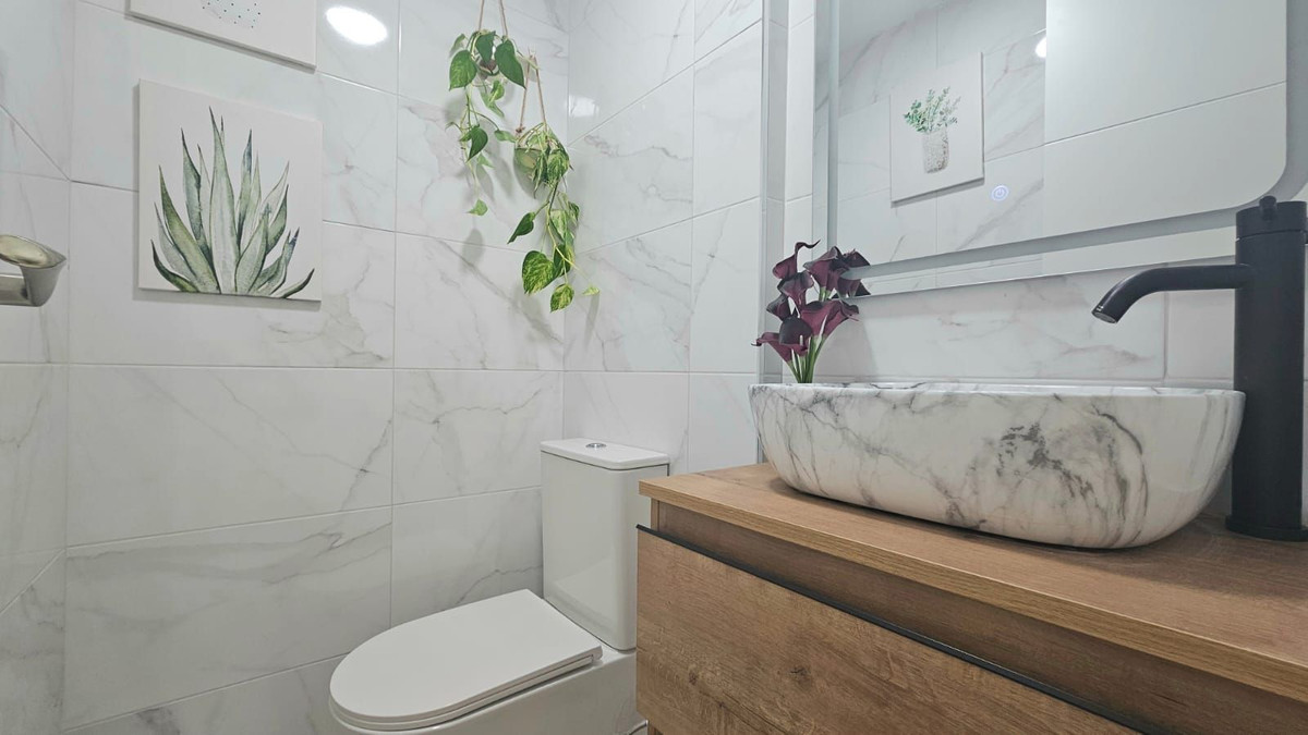 6c4ad1d2f5f4331a05e1c73c65a02c8e - 21