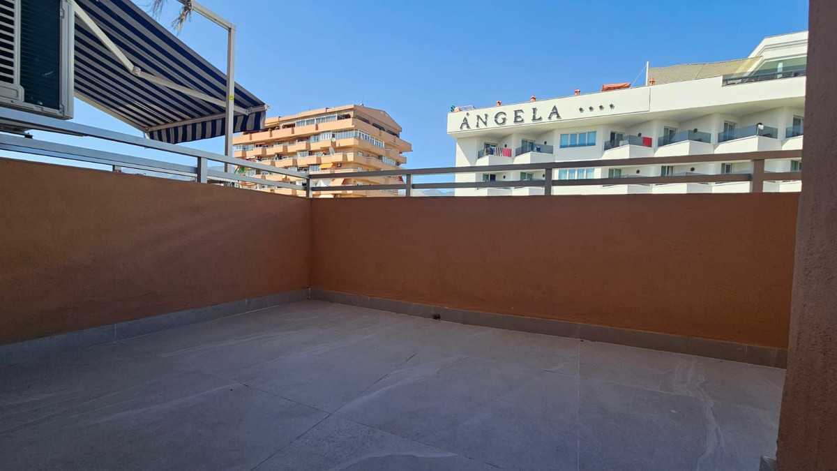 6c4ad1d2f5f4331a05e1c73c65a02c8e - 23